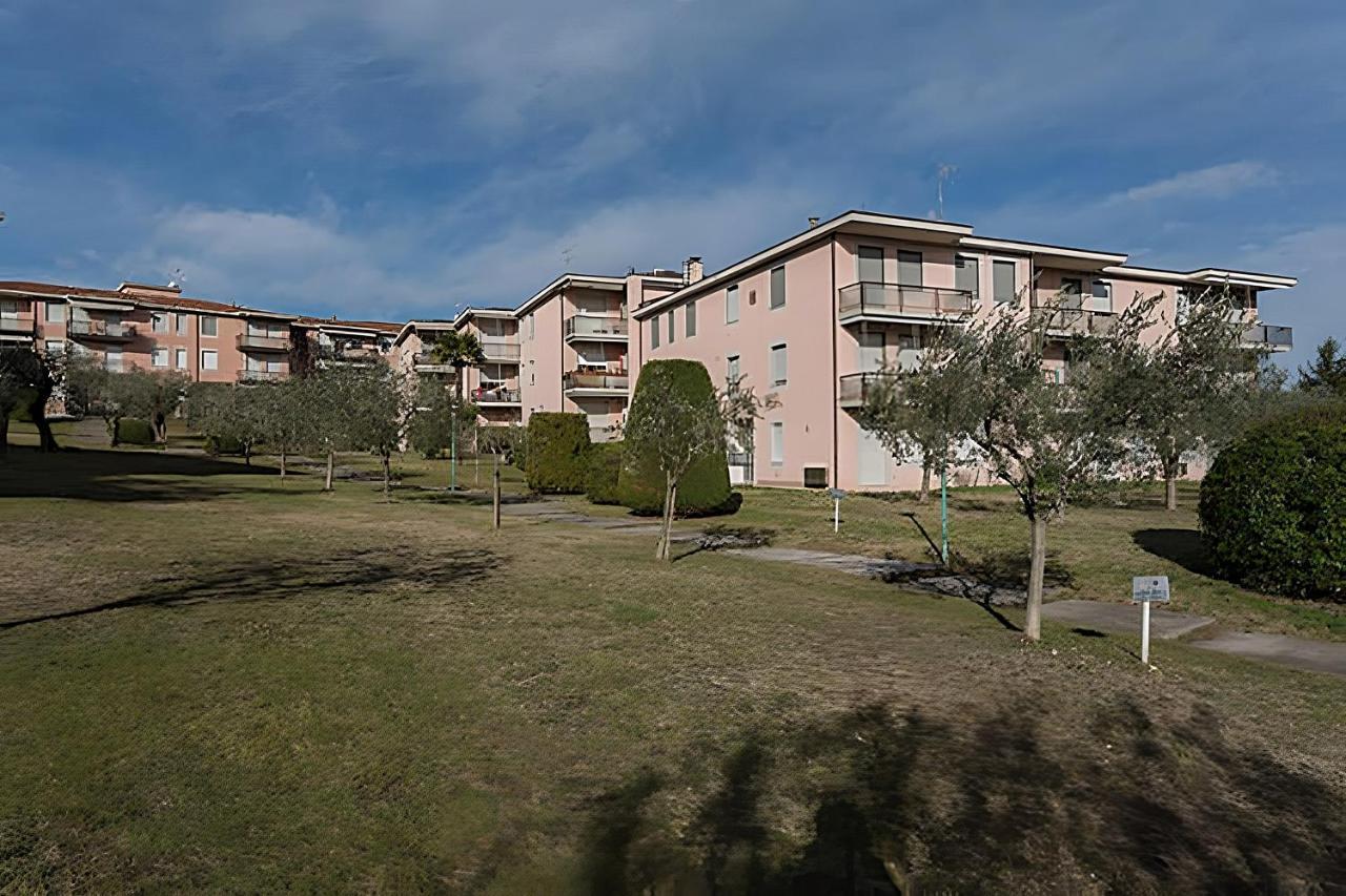 Natural Chic - Close To City Center And Beach - Parking Desenzano del Garda Exterior foto